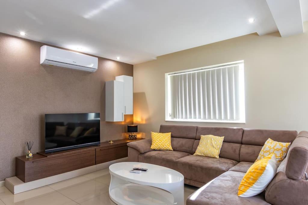 Modern 3 Bedroom Apartment Close To Paceville And Beach Is-Swieqi Luaran gambar