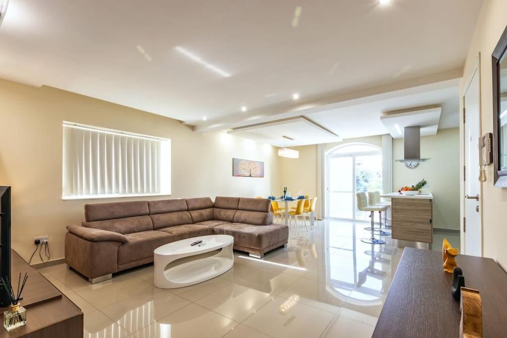 Modern 3 Bedroom Apartment Close To Paceville And Beach Is-Swieqi Luaran gambar